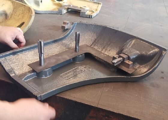 Pasir Casting Besi Bagian Mesin Konstruksi Sedikit counterweight Dengan Finish Painting