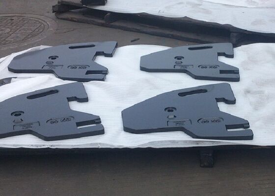 Pasir Casting Besi Bagian Mesin Konstruksi Sedikit counterweight Dengan Finish Painting