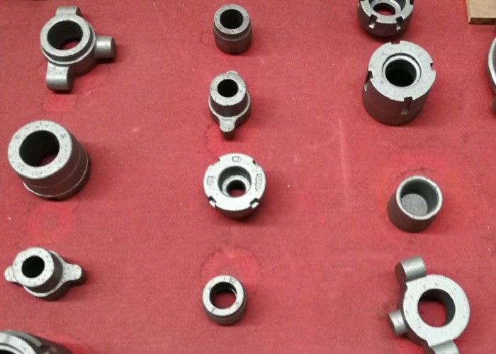 Sand Casting Casting Bagian Logam Kecil Bahan FC250 GG25 HT250 Untuk Track Forklift